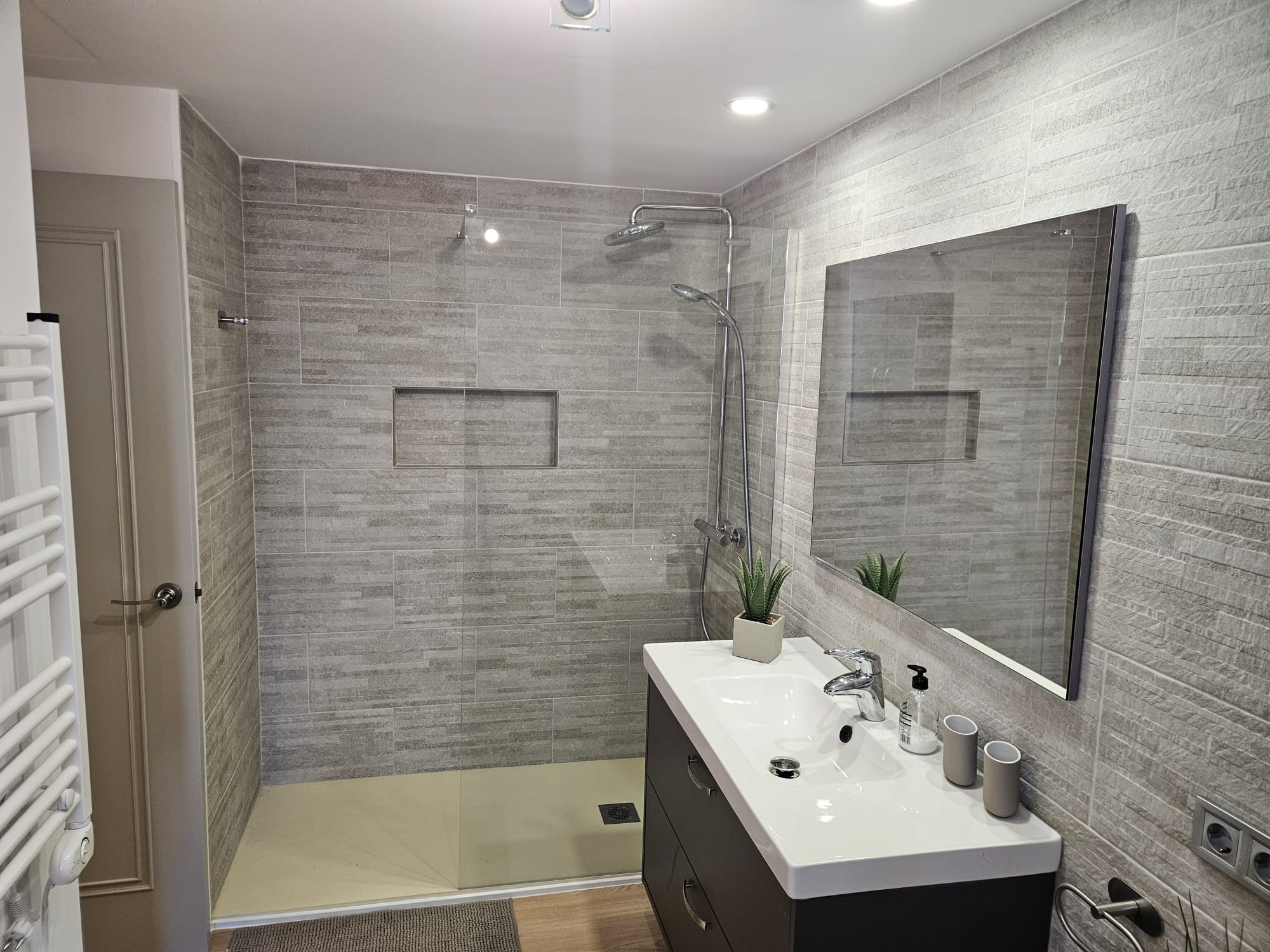 After renovation bathroom 2